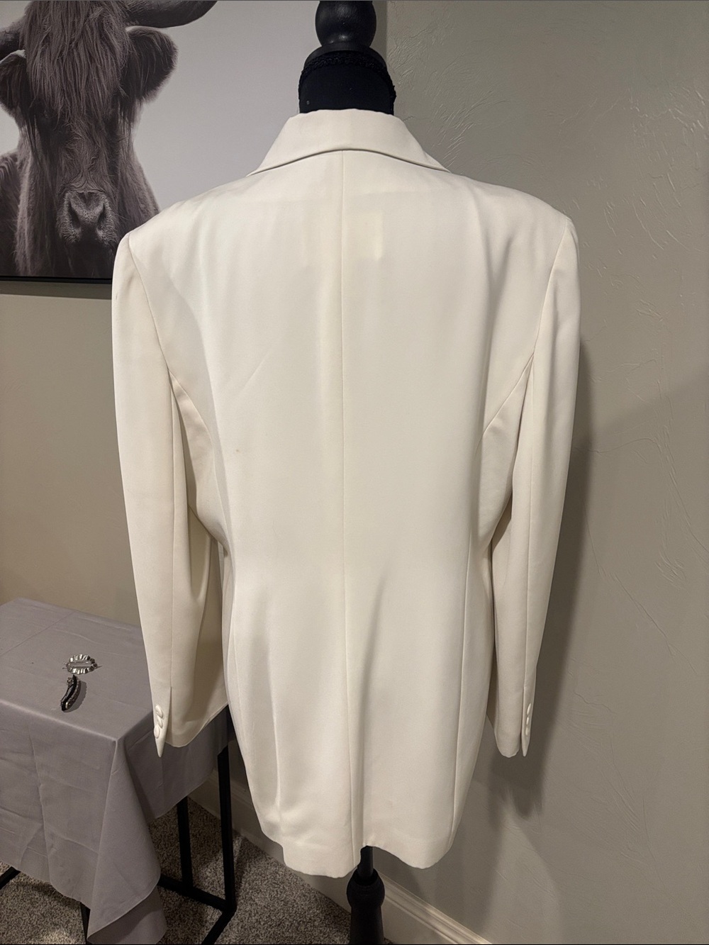 Elegant Cream Double-Breasted Women's Blazer - Picture 2 of 4